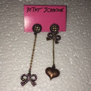 Betsey Johnson mismatch earrings